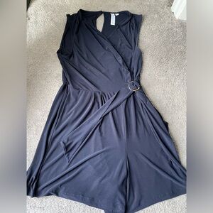 Hardly worn romper nice no rips stains or anything. Size large